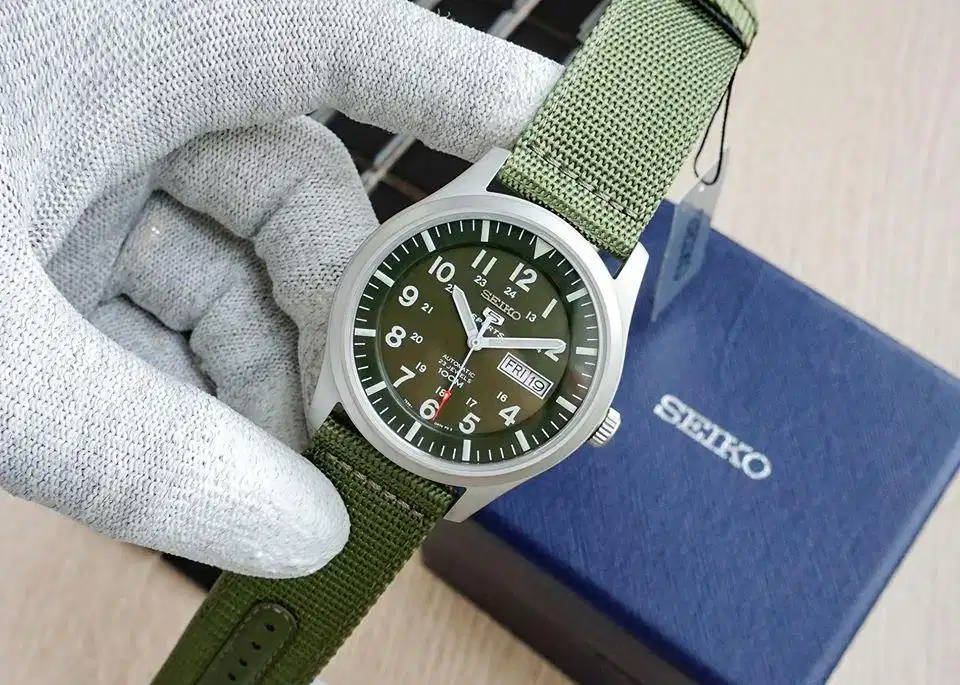 Đồng hồ quân đội Seiko 5 SNZG09K1 mặt xanh quân sự