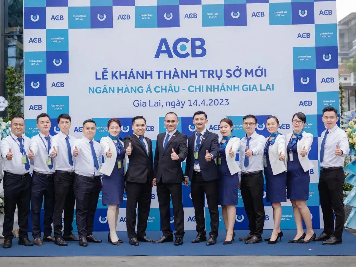 Đồng phục chuyên nghiệp ngân hàng ACB Tổng thể hệ thống đồng phục chuyên nghiệp của ngân hàng ACB