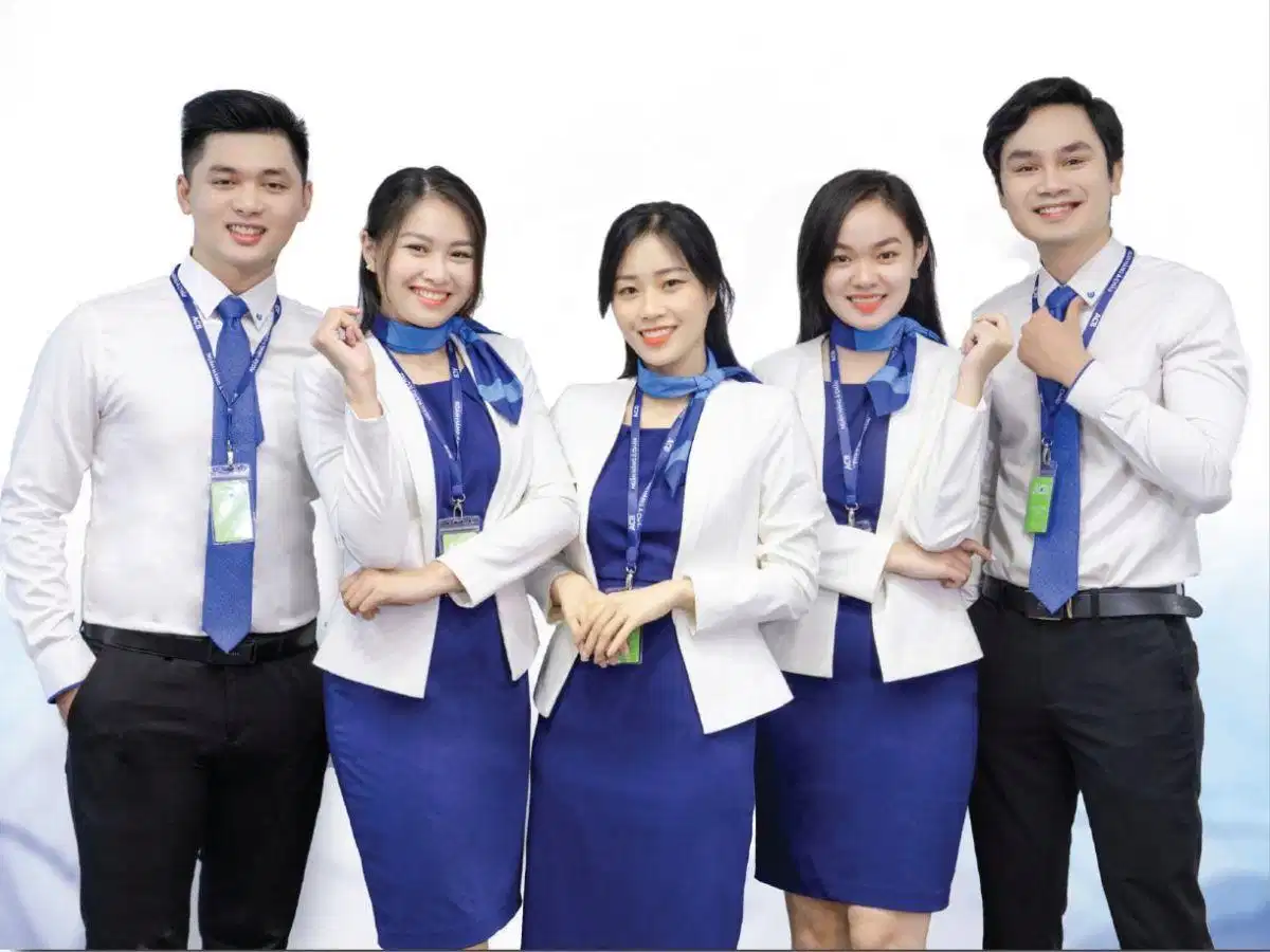 Tác phong đồng phục ACB Tác phong mặc đồng phục gọn gàng của nhân viên ngân hàng ACB