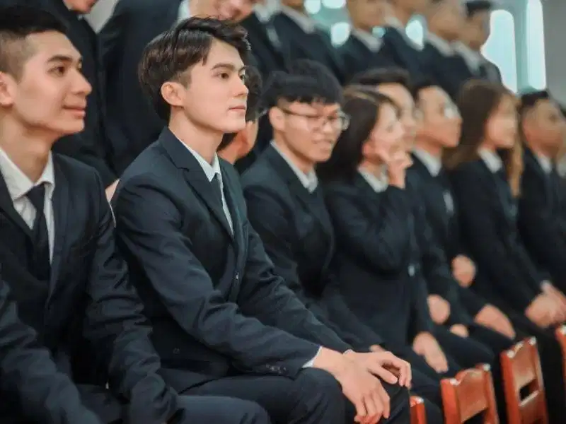 Đồng phục Học viện Tòa án Bộ suit đen trang trọng của sinh viên Học viện Tòa án