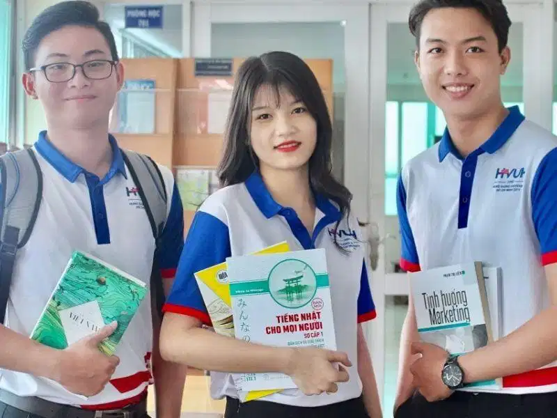 Đồng phục Đại học Hùng Vương TP.HCM Mẫu áo thun ba màu sinh viên Đại học Hùng Vương TP.HCM