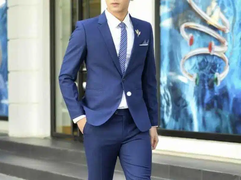 Lấy số đo chuẩn xác để đảm bảo sự vừa vặn tuyệt đối cho vest đồng phục
