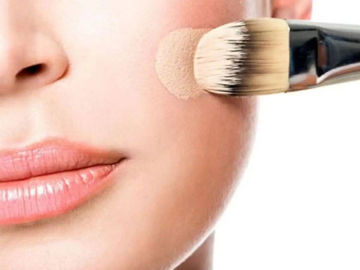 Tán BB Cream bằng tay, mút hoặc cọ Tán BB Cream bằng tay, mút hoặc cọ
