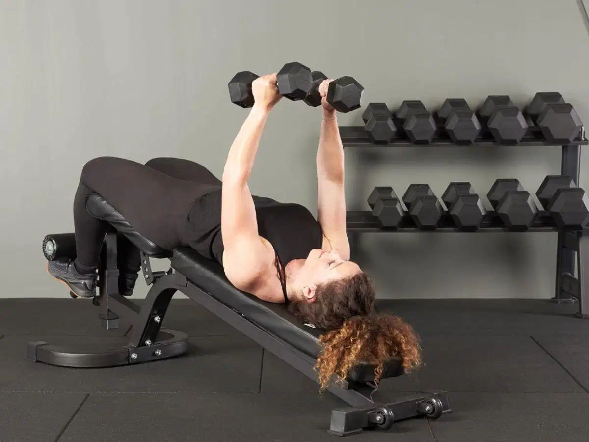 Ép ngực dốc xuống với tạ đơn Ép ngực dốc xuống với tạ đơn trên ghế nghiêng xuống