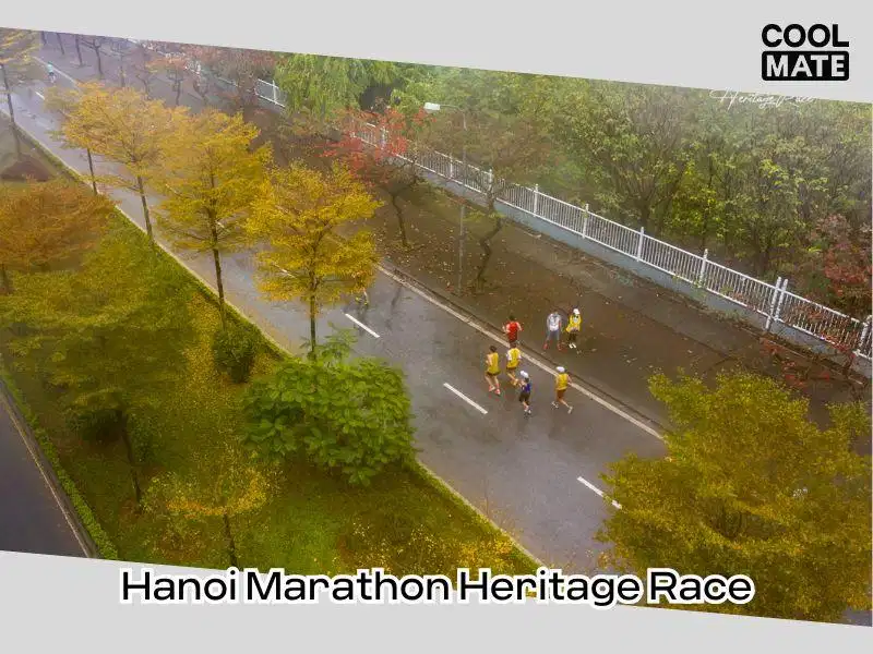 Giải chạy Hanoi Heritage Marathon Đoàn vận động viên xuất phát tại Giải Marathon Quốc Tế Di Sản Hà Nội