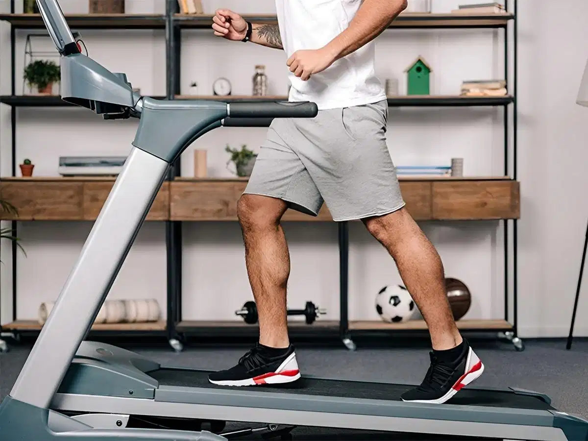 Giày chuyên dụng cho máy chạy bộ và cardio Giày chạy bộ có lớp đệm êm ái thích hợp cho bài tập cardio