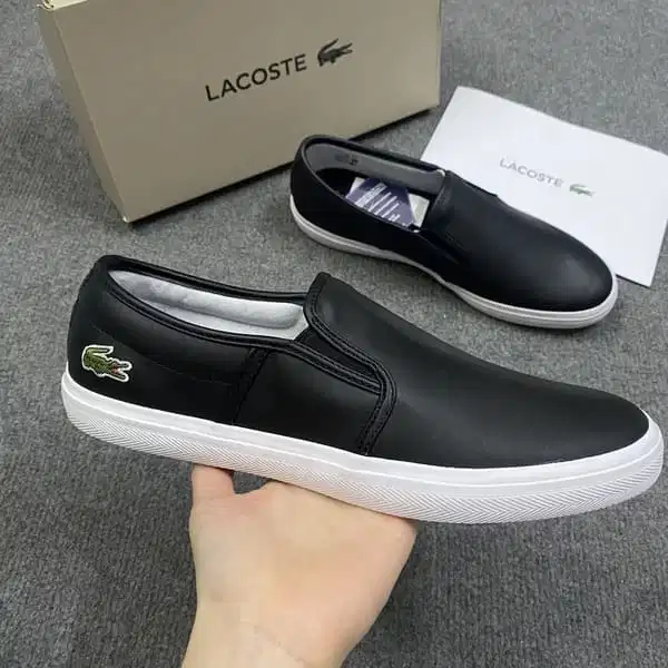 Lựa chọn phong cách giày slip-on nam đồng điệu cùng trang phục