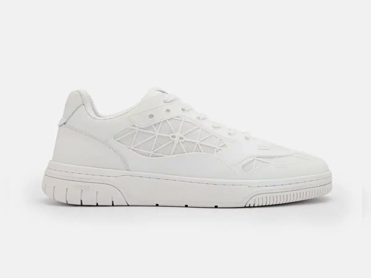 Giày sneaker cổ thấp low-top