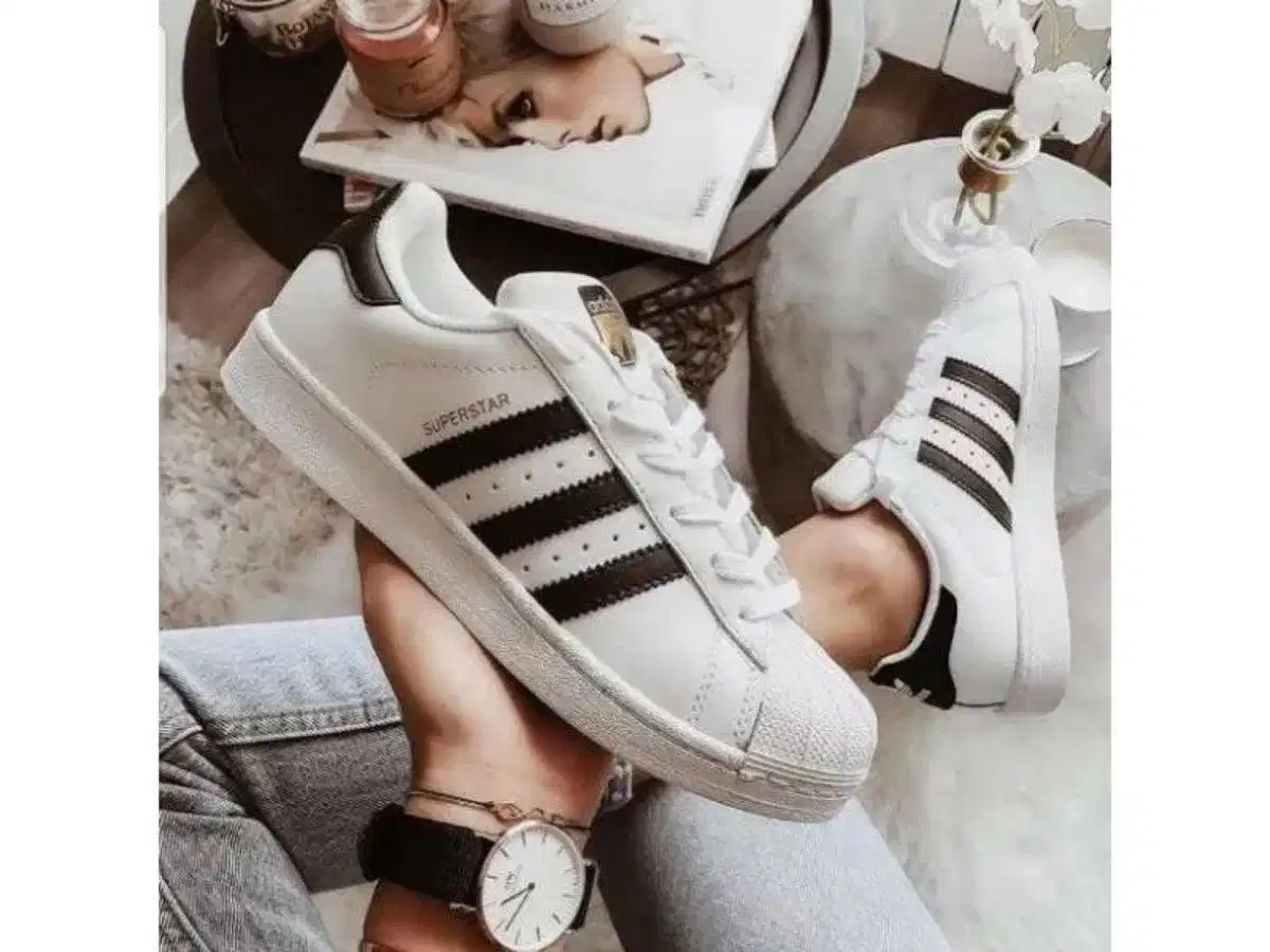 Giày thể thao trắng adidas Superstar Giày thể thao trắng adidas Superstar