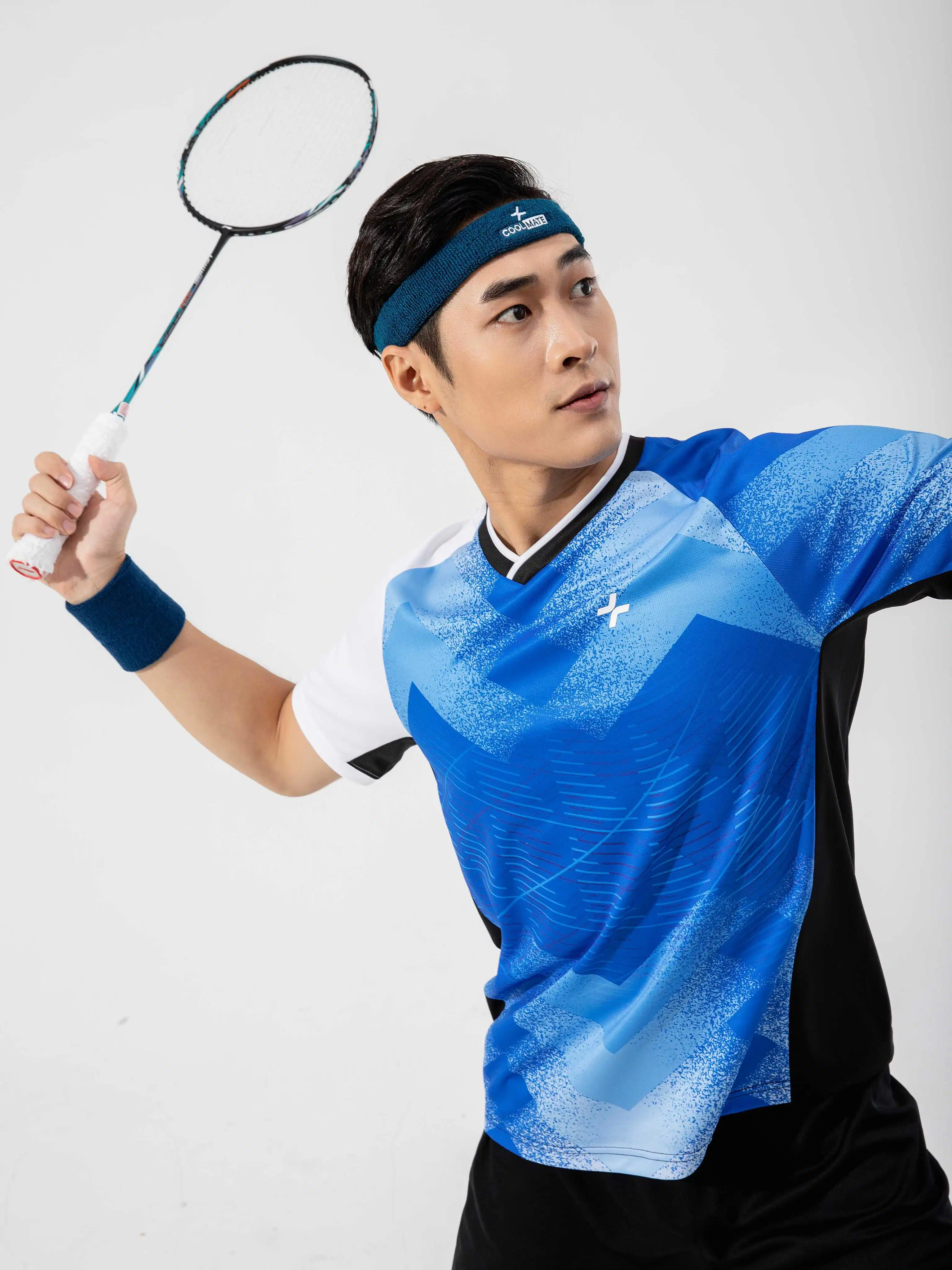 Băng đô thể thao nam dùng khi chơi tennis