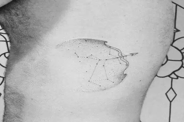 Hình xăm dotwork cung Nhân Mã Hình xăm dotwork cung Nhân Mã