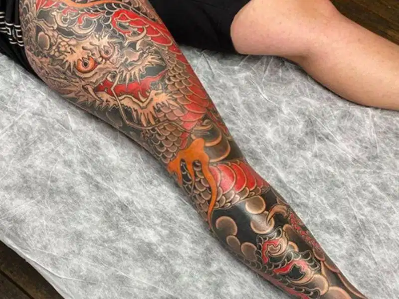 Hình xăm rồng phong cách Nhật cổ kín lưng nhiều màu sắc