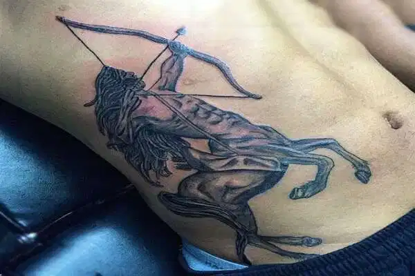 Hình xăm sườn cung Nhân Mã Hình xăm sườn cung Nhân Mã