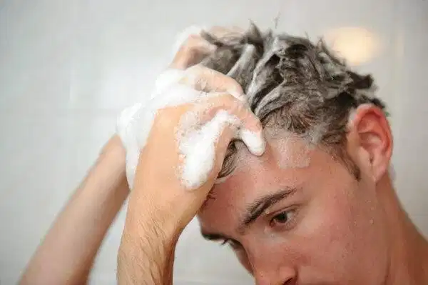 Quy trình vuốt wax tạo kiểu tóc nam đúng kỹ thuật