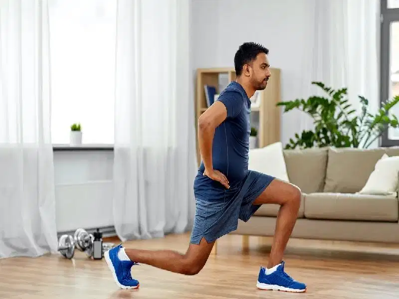 Hướng dẫn tập bài Lunges Kỹ thuật bước chân chùng gối Lunges phát triển cơ chân và mông