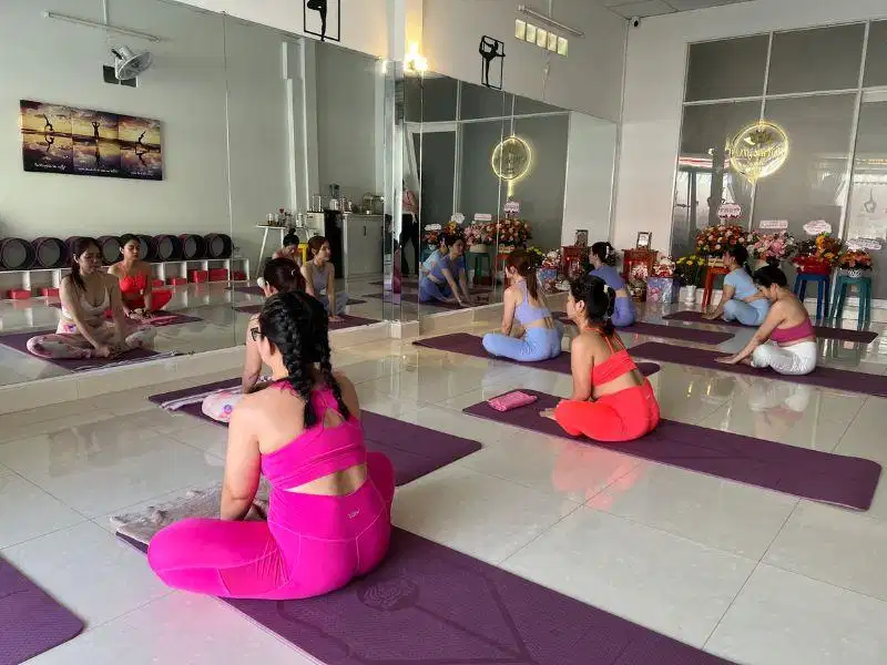 Phòng tập Hương Sen Yoga tại Bình Trưng Tây Quận 2