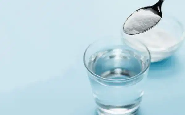 Vùng mắt thư thái sau khi đắp dung dịch muối loãng ấm