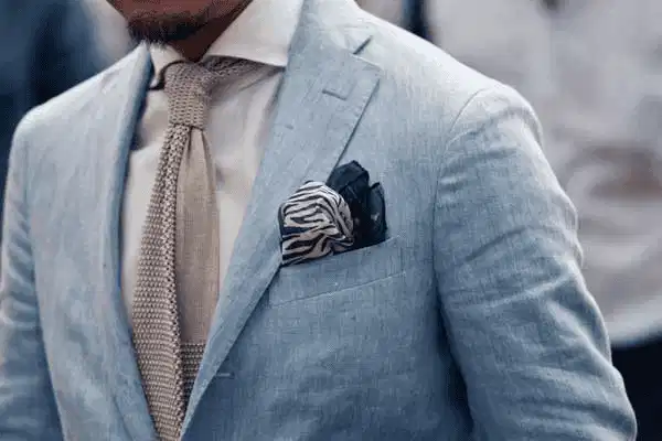 Khi nào nên dùng khăn cài túi áo vest? Phối khăn cài túi áo vest theo bảng màu và hoàn cảnh