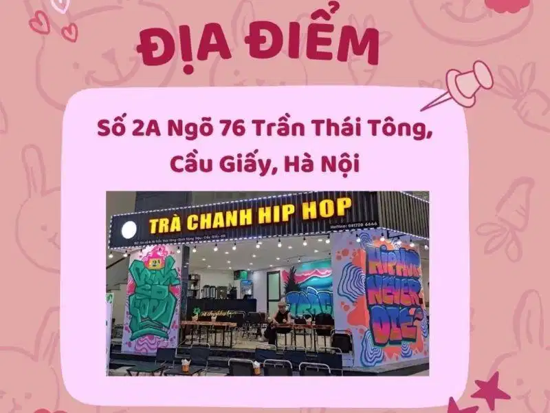 Trang phục tại Tiny Garage Sale Khu vực treo trang phục tuyển chọn tại Tiny Garage Sale