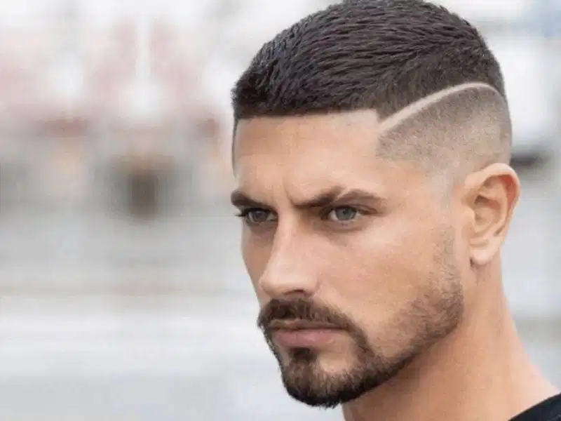 Buzz Cut kẻ viền và vạch họa tiết