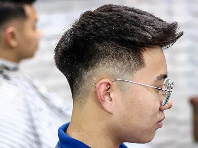 Kiểu tóc layer kết hợp quiff sang trọng cho nam mặt to