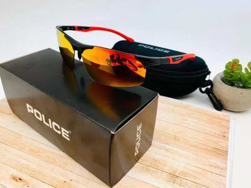 Kính mắt Police Kính mắt Police tròng xanh phản quang khỏe khoắn