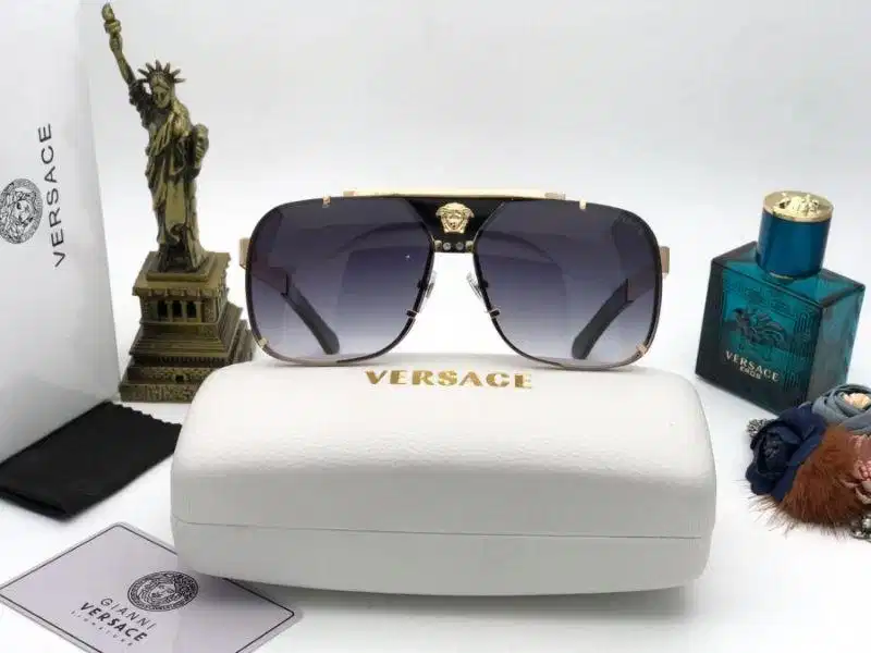 Kính mắt Versace Kính mắt Versace gọng lớn họa tiết kim loại vàng
