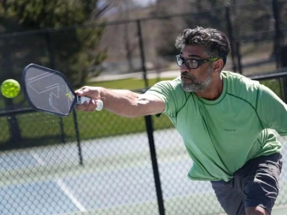 Kỹ thuật Topspin Drive Kỹ thuật đánh cú drive tạo xoáy topspin trong pickleball