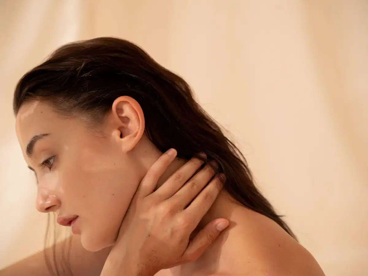 Làm sạch da body trước khi thoa kem dưỡng