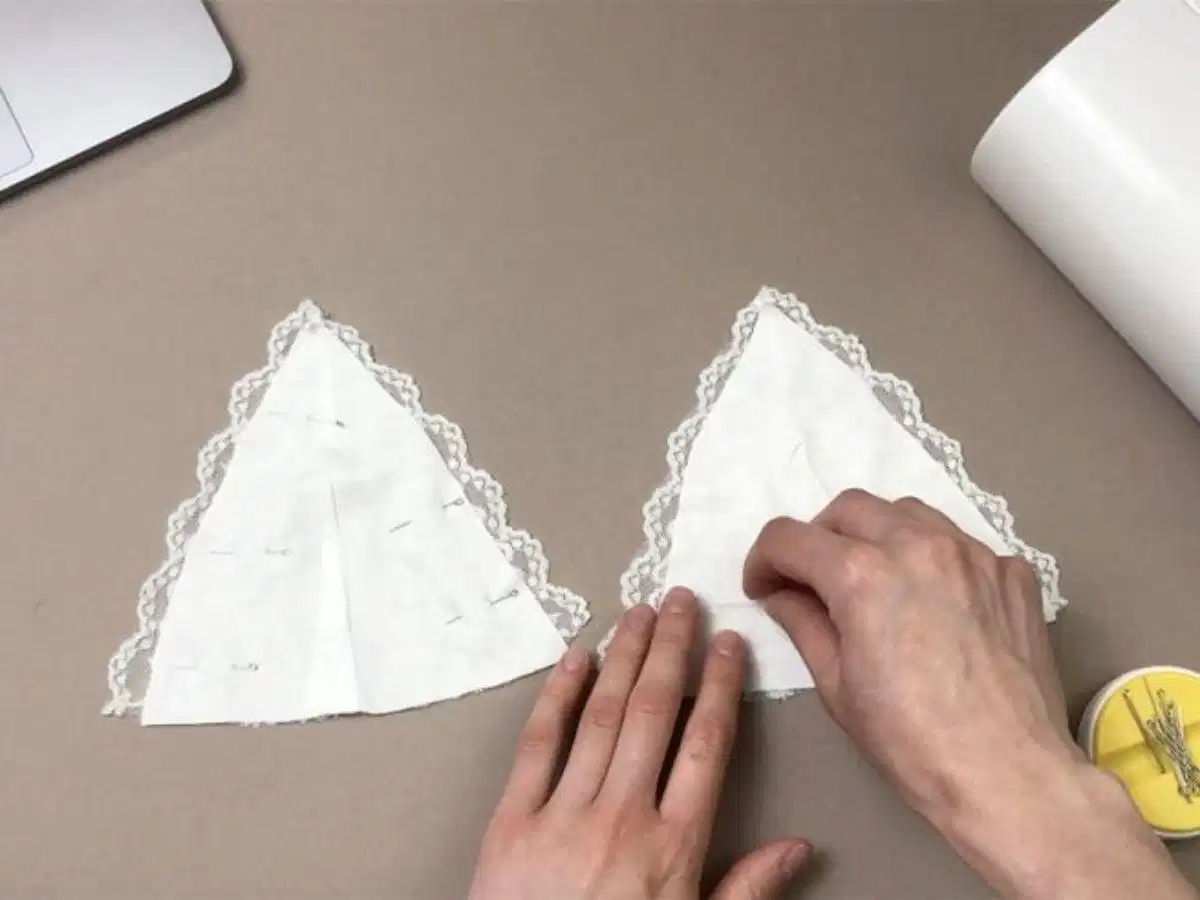 Lắp ráp cúp áo Ráp các mảnh cúp khi may bralette