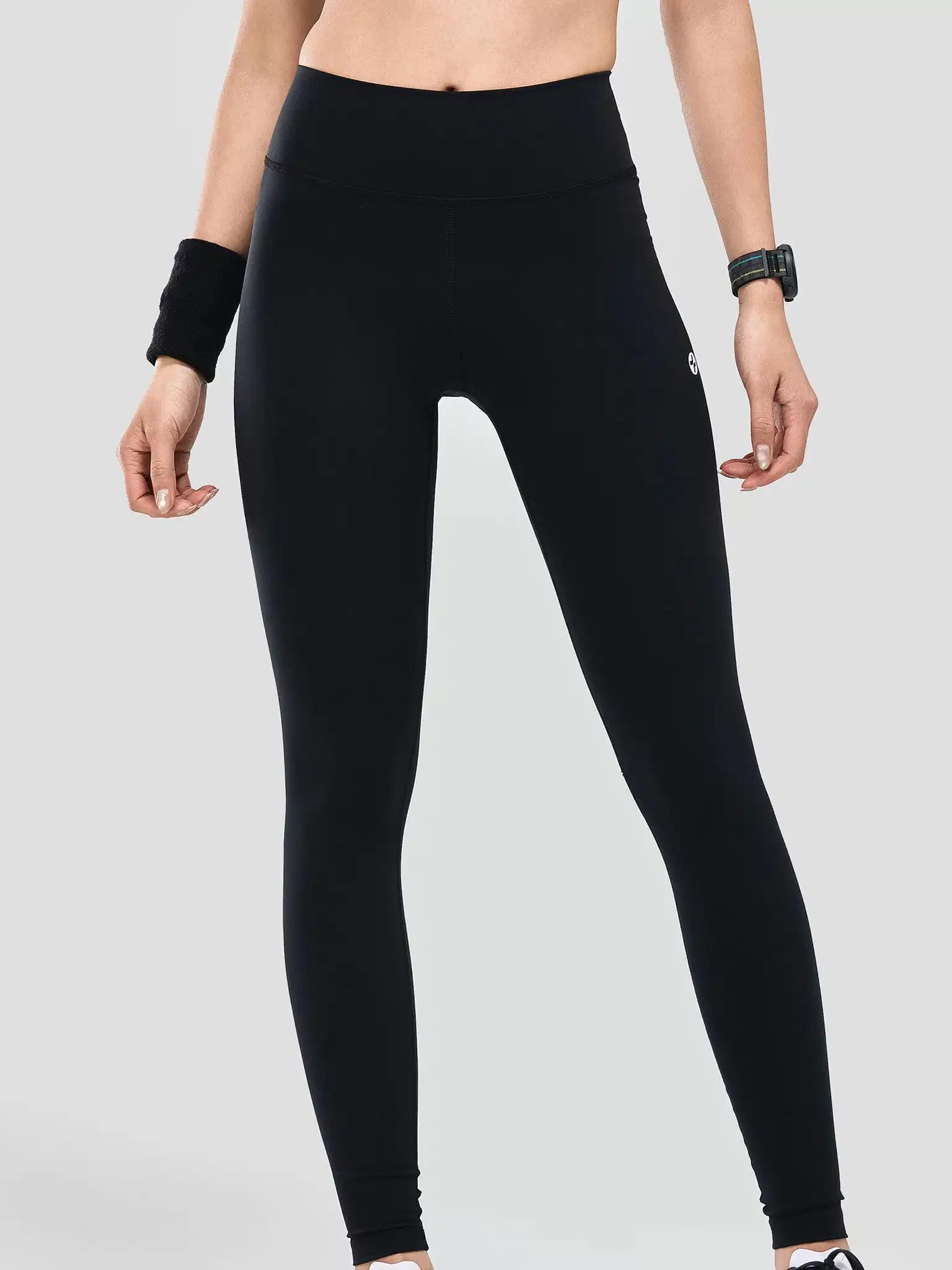 Quần legging nữ phối cùng giày Vans Quần legging nữ phối cùng giày Vans