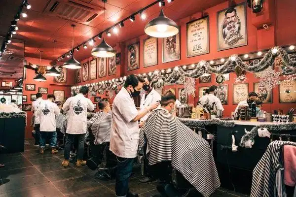 Không gian Liêm Barber Shop tại Đê La Thành mang phong cách Chicano