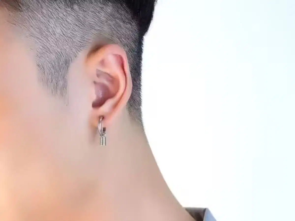Lobe chính là vị trí kinh điển ở phần dái tai (thùy tai) Lobe chính là vị trí kinh điển ở phần dái tai (thùy tai)