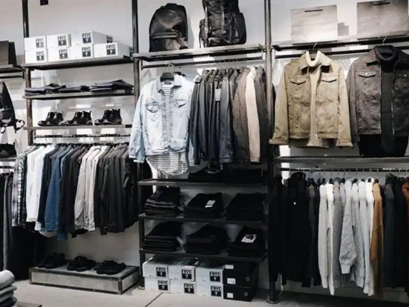 Thời trang công sở nam truyền thống của Việt Tiến