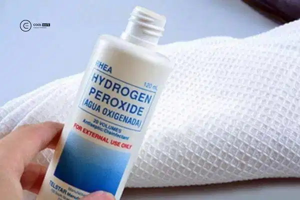 Tẩy ria mép bằng oxy già Dùng oxy già y tế làm bạc màu và rụng ria mép tự nhiên