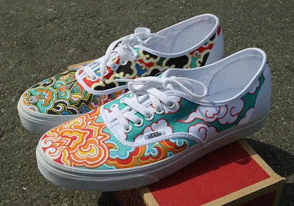 Mẫu giày Vans Old Skool custom họa tiết hoa Mẫu giày Vans Old Skool custom họa tiết hoa