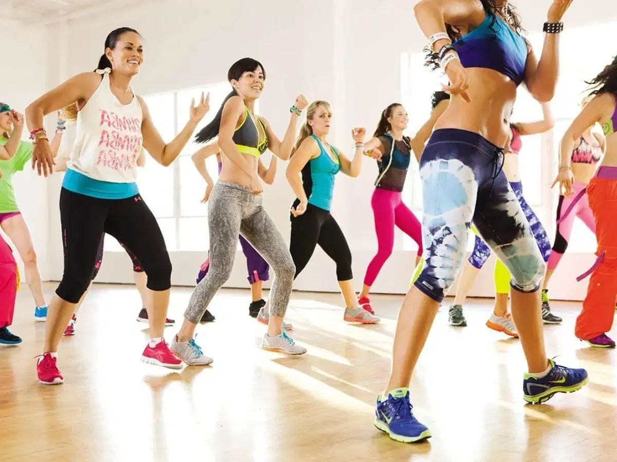 Phối màu và họa tiết tươi sáng cho trang phục tập Zumba Phối màu và họa tiết tươi sáng cho trang phục tập Zumba