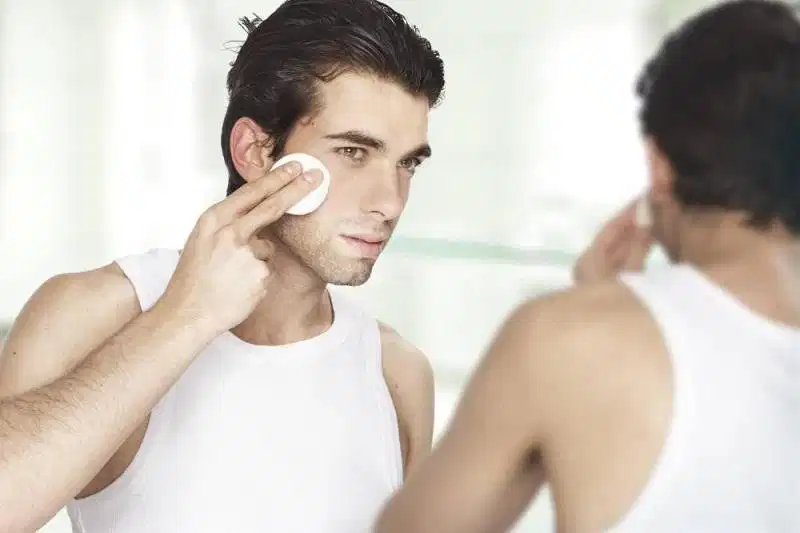 Sắc tố da nam giới Sắc diện da nam giới dễ bị ảnh hưởng bởi ánh nắng mặt trời