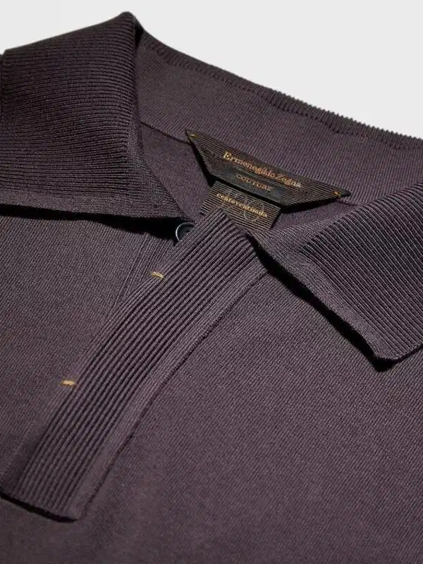meo-dien-ao-polo-cho-nam-qua-co Áo polo kết hợp cùng quần jeans ống suông tối giản
