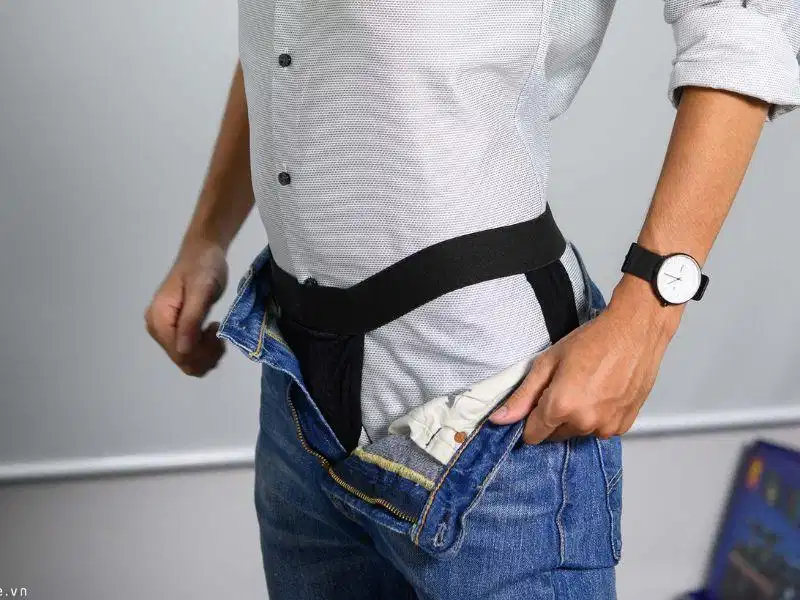 Sử dụng đai kẹp giữ áo sơ mi chuyên dụng chống tuột tuyệt đối