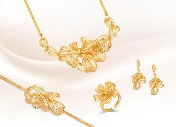 Món trang sức tinh giản, lấp lánh nhẹ nhàng