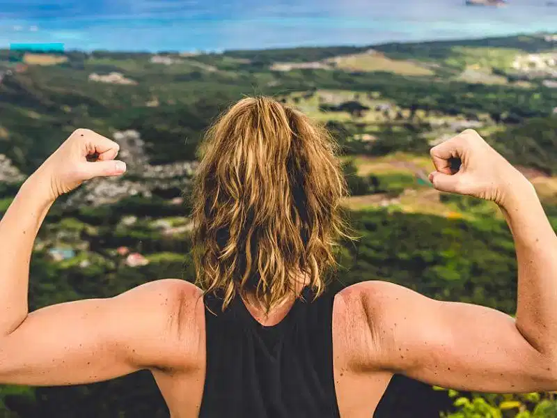 Trào lưu flexing khoe thành tích hài hước trên mạng xã hội
