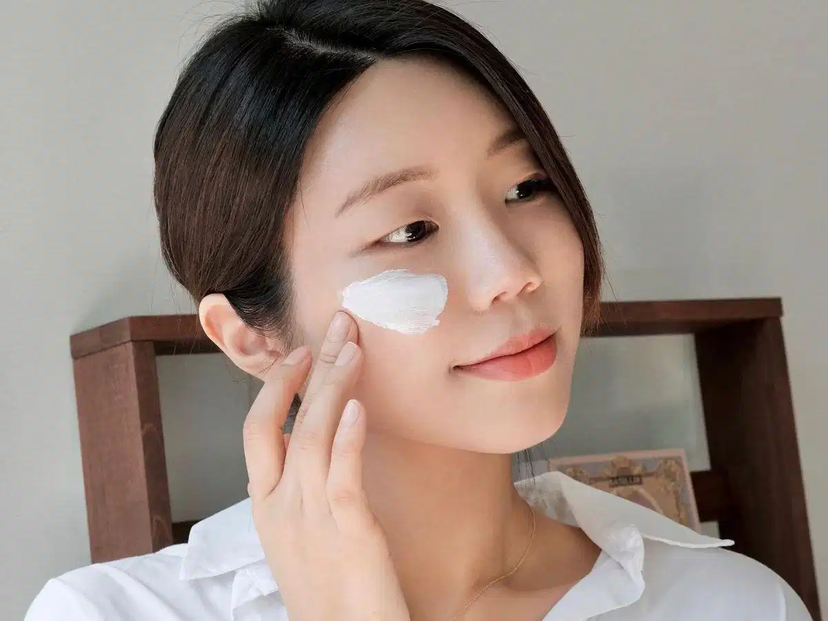 Chuẩn bị da giúp phấn phủ bám ổn định hơn Chuẩn bị da giúp phấn phủ bám ổn định hơn
