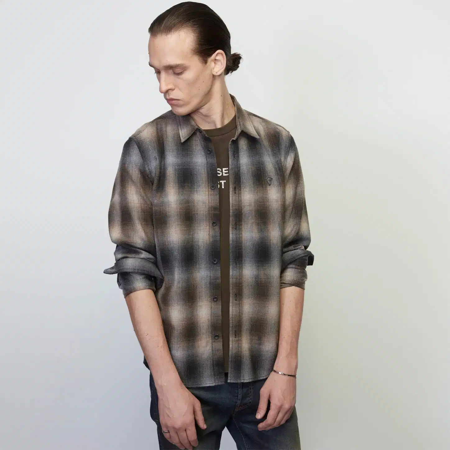 Mẫu áo flannel nam kẻ caro bụi bặm tại 31 Boutique Mẫu áo flannel nam kẻ caro bụi bặm tại 31 Boutique