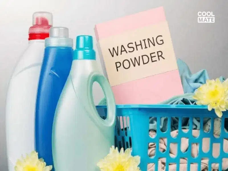 Một trong những tips giặt tất trắng hữu hiệu chính là sử dụng chất tất rửa Sử dụng chất tẩy gốc oxy an toàn cho sợi vải tất dệt kim