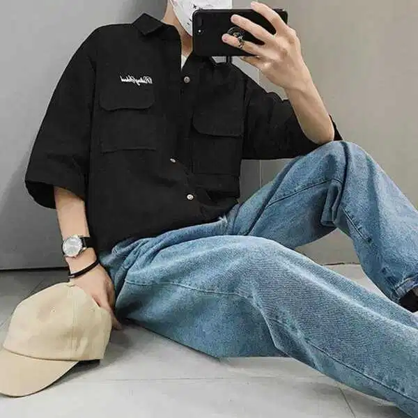 Thiết kế áo phông oversize nam với kiểu dáng tay lỡ rộng rãi