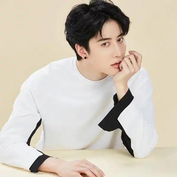 Nam diễn viên Thái Lan Mike D. Angelo