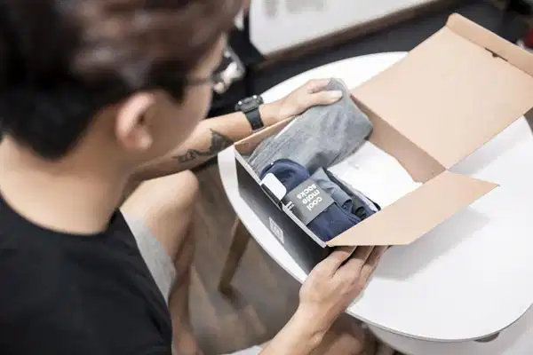Mua sắm tủ đồ mùa hè cho nam Giải pháp chuẩn bị tủ đồ nam mùa hè tiện lợi