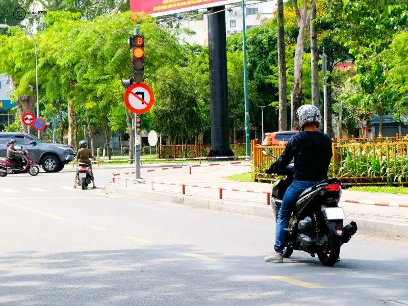 Áo chống nắng có chỉ số bảo vệ UV hỗ trợ bảo vệ da trước bức xạ có hại