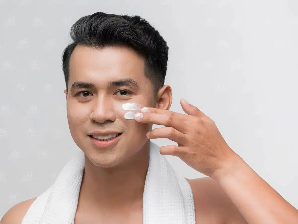 Nên dùng kem chống nắng chuyên dụng trước BB Cream Nên dùng kem chống nắng chuyên dụng trước BB Cream